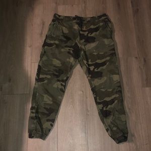 American eagle camo joggers